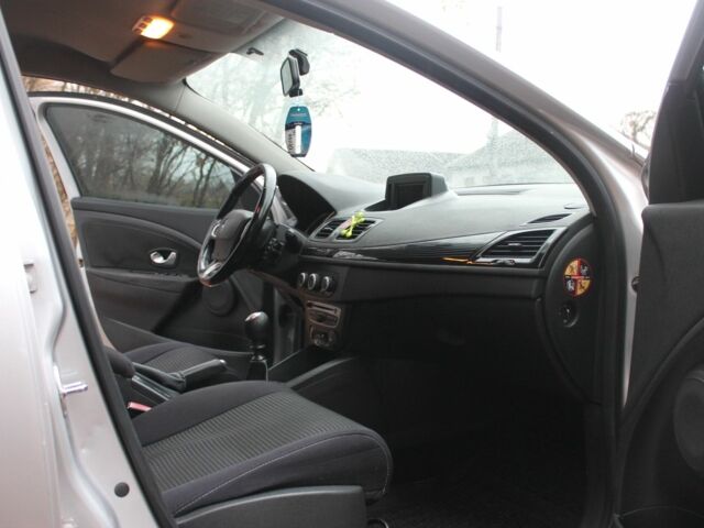 Сірий Рено Меган, об'ємом двигуна 1.5 л та пробігом 270 тис. км за 7200 $, фото 15 на Automoto.ua