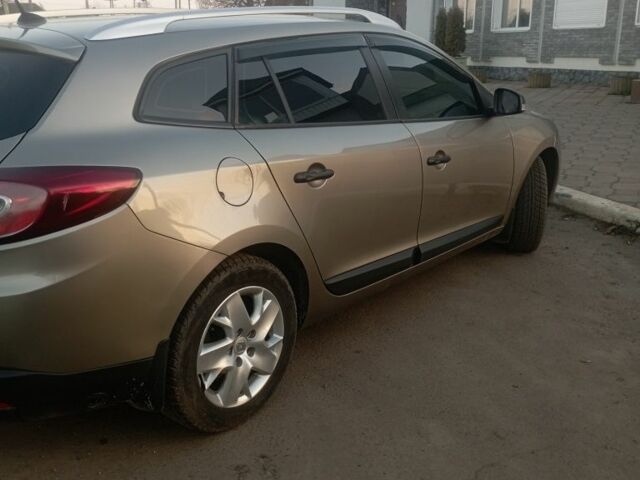 Серый Рено Меган, объемом двигателя 1.6 л и пробегом 232 тыс. км за 7200 $, фото 3 на Automoto.ua