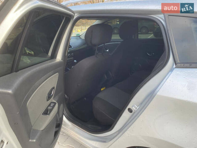 Серый Рено Меган, объемом двигателя 1.46 л и пробегом 258 тыс. км за 6900 $, фото 31 на Automoto.ua