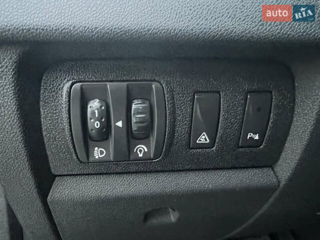 Серый Рено Меган, объемом двигателя 1.46 л и пробегом 220 тыс. км за 7900 $, фото 30 на Automoto.ua