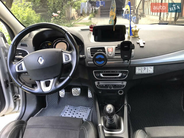 Рено Меган 2011 в Любаре на Automoto.ua Серый Рено Меган, объемом двигателя 1.46 л и пробегом 308 тыс. км за 6800 $, фото 34 на Automoto.ua