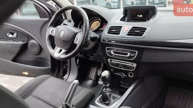 Сірий Рено Меган, об'ємом двигуна 1.46 л та пробігом 221 тис. км за 7300 $, фото 6 на Automoto.ua