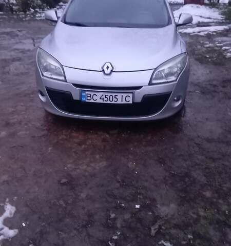Серый Рено Меган, объемом двигателя 1.5 л и пробегом 216 тыс. км за 5500 $, фото 1 на Automoto.ua