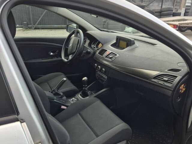 Серый Рено Меган, объемом двигателя 1.5 л и пробегом 220 тыс. км за 6650 $, фото 5 на Automoto.ua