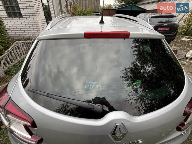 Рено Меган 2011 у Мироновке на Automoto.ua Сірий Рено Меган, об'ємом двигуна 1.46 л та пробігом 316 тис. км за 6600 $, фото 6 на Automoto.ua