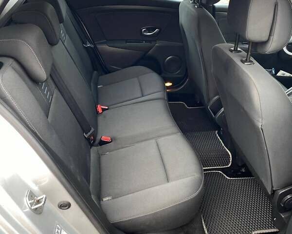 Серый Рено Меган, объемом двигателя 1.46 л и пробегом 232 тыс. км за 7600 $, фото 14 на Automoto.ua