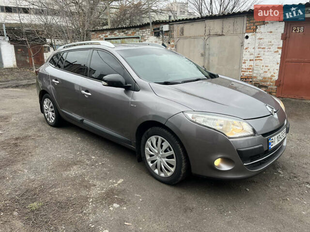 Сірий Рено Меган, об'ємом двигуна 1.46 л та пробігом 237 тис. км за 6550 $, фото 69 на Automoto.ua