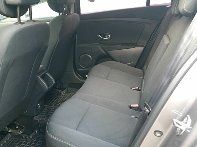 Серый Рено Меган, объемом двигателя 0 л и пробегом 232 тыс. км за 7000 $, фото 4 на Automoto.ua