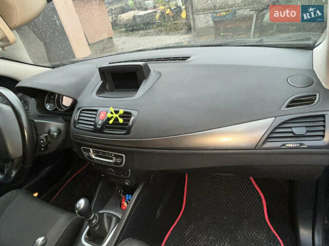 Серый Рено Меган, объемом двигателя 1.46 л и пробегом 320 тыс. км за 7150 $, фото 22 на Automoto.ua