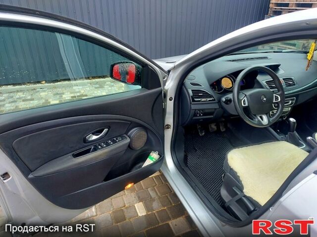 Серый Рено Меган, объемом двигателя 1.5 л и пробегом 267 тыс. км за 6850 $, фото 2 на Automoto.ua