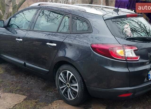 Серый Рено Меган, объемом двигателя 1.46 л и пробегом 310 тыс. км за 7300 $, фото 4 на Automoto.ua