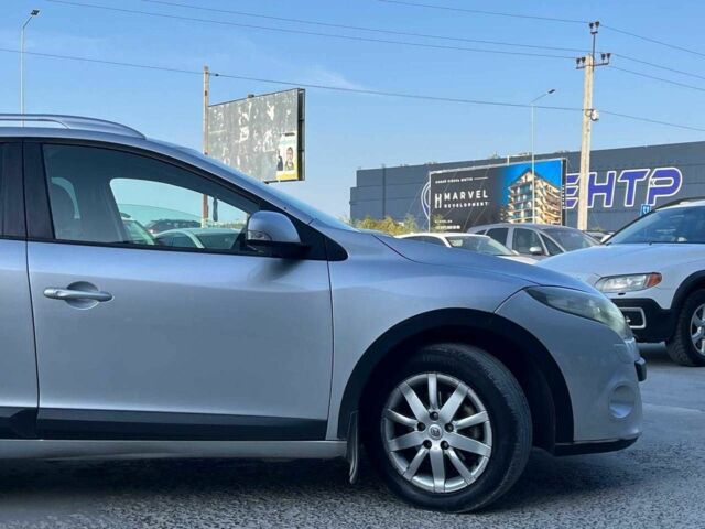 Серый Рено Меган, объемом двигателя 1.9 л и пробегом 265 тыс. км за 5440 $, фото 10 на Automoto.ua