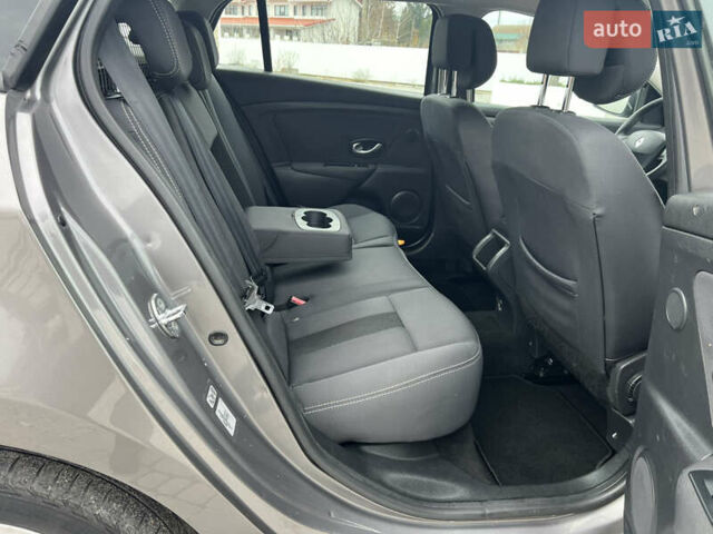 Сірий Рено Меган, об'ємом двигуна 1.5 л та пробігом 199 тис. км за 8250 $, фото 36 на Automoto.ua