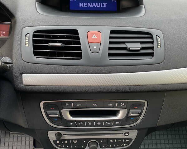 Серый Рено Меган, объемом двигателя 1.9 л и пробегом 285 тыс. км за 7300 $, фото 32 на Automoto.ua