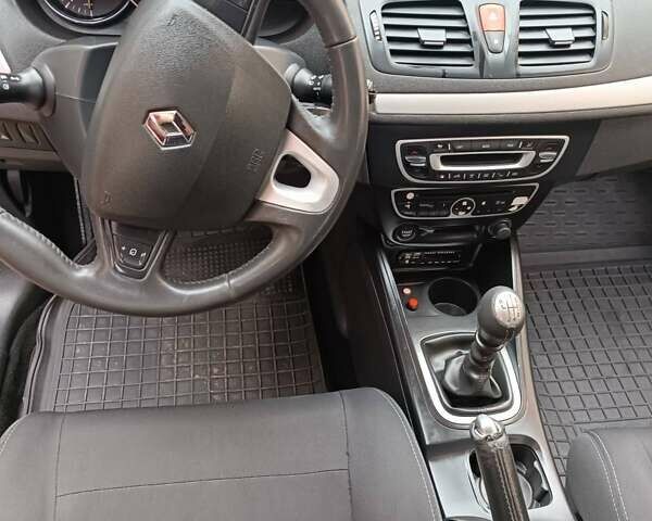 Серый Рено Меган, объемом двигателя 1.46 л и пробегом 227 тыс. км за 7200 $, фото 9 на Automoto.ua