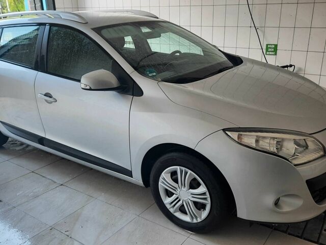 Серый Рено Меган, объемом двигателя 1.5 л и пробегом 179 тыс. км за 7175 $, фото 5 на Automoto.ua