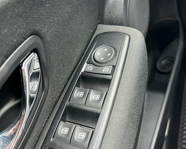 Сірий Рено Меган, об'ємом двигуна 1.5 л та пробігом 324 тис. км за 6699 $, фото 24 на Automoto.ua