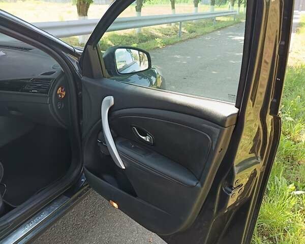 Серый Рено Меган, объемом двигателя 1.46 л и пробегом 300 тыс. км за 7699 $, фото 41 на Automoto.ua