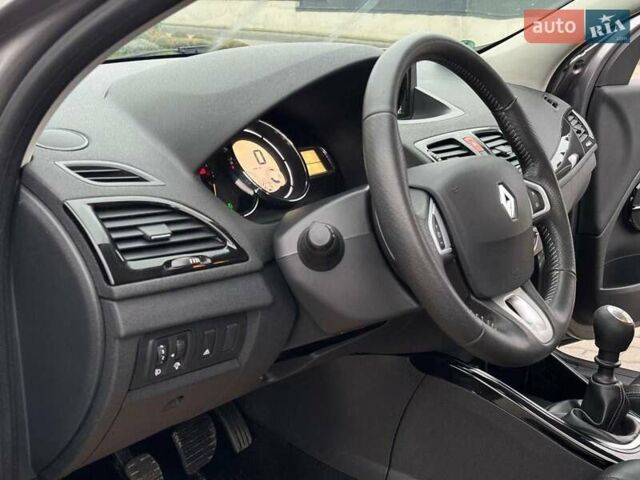 Сірий Рено Меган, об'ємом двигуна 1.4 л та пробігом 216 тис. км за 7700 $, фото 38 на Automoto.ua