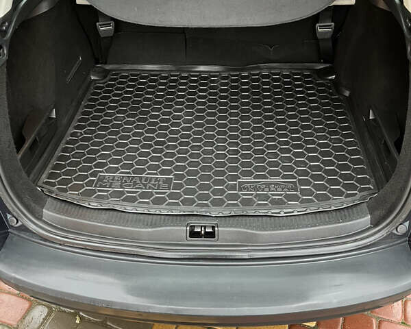 Серый Рено Меган, объемом двигателя 1.46 л и пробегом 320 тыс. км за 7150 $, фото 1 на Automoto.ua