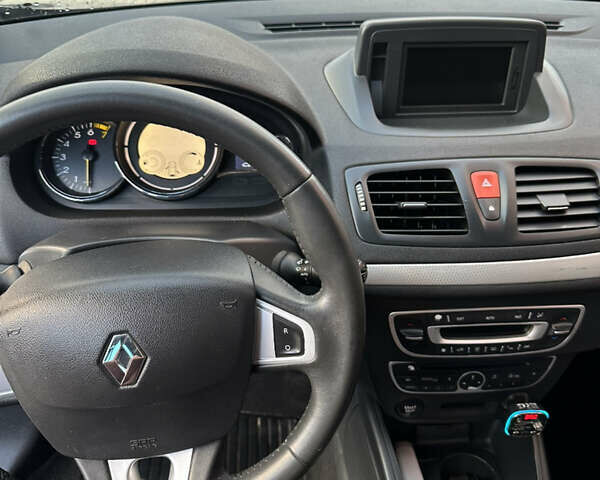 Серый Рено Меган, объемом двигателя 1.4 л и пробегом 266 тыс. км за 5500 $, фото 10 на Automoto.ua