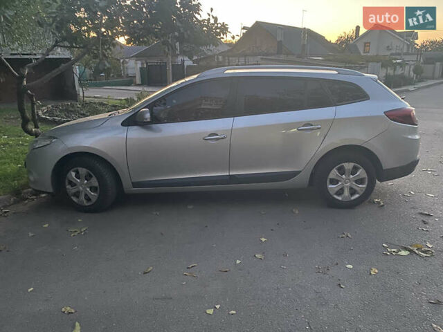 Серый Рено Меган, объемом двигателя 1.5 л и пробегом 242 тыс. км за 7999 $, фото 2 на Automoto.ua