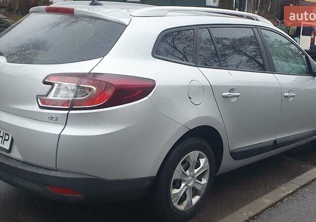 Серый Рено Меган, объемом двигателя 1.46 л и пробегом 235 тыс. км за 6980 $, фото 1 на Automoto.ua