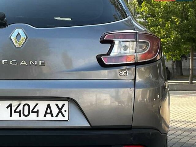 Рено Меган 2011 у Дніпро (Дніпропетровську) на Automoto.ua Сірий Рено Меган, об'ємом двигуна 1.46 л та пробігом 237 тис. км за 7500 $, фото 6 на Automoto.ua