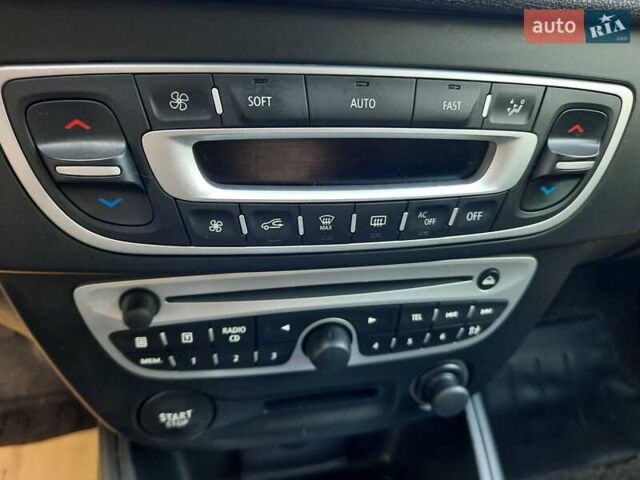 Серый Рено Меган, объемом двигателя 1.6 л и пробегом 194 тыс. км за 8100 $, фото 54 на Automoto.ua