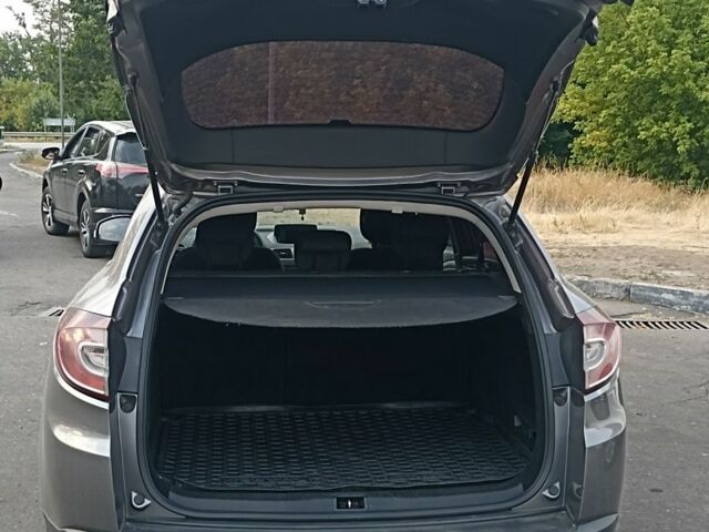 Серый Рено Меган, объемом двигателя 0 л и пробегом 232 тыс. км за 7000 $, фото 9 на Automoto.ua