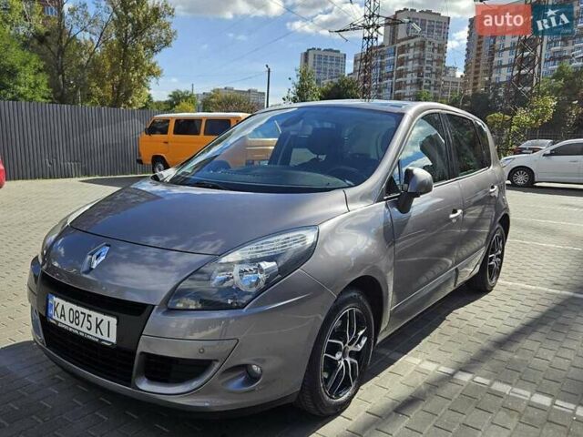 Сірий Рено Меган, об'ємом двигуна 1.5 л та пробігом 175 тис. км за 8800 $, фото 1 на Automoto.ua