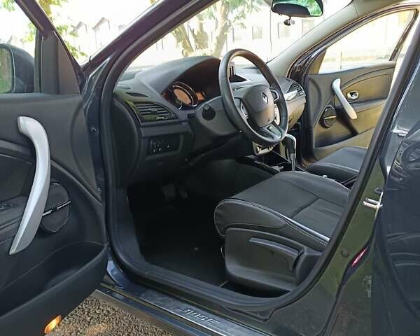 Серый Рено Меган, объемом двигателя 1.46 л и пробегом 300 тыс. км за 7699 $, фото 35 на Automoto.ua