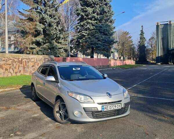 Сірий Рено Меган, об'ємом двигуна 1.5 л та пробігом 223 тис. км за 7300 $, фото 1 на Automoto.ua