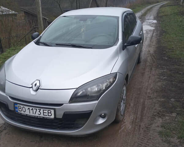 Серый Рено Меган, объемом двигателя 1.5 л и пробегом 228 тыс. км за 6800 $, фото 1 на Automoto.ua