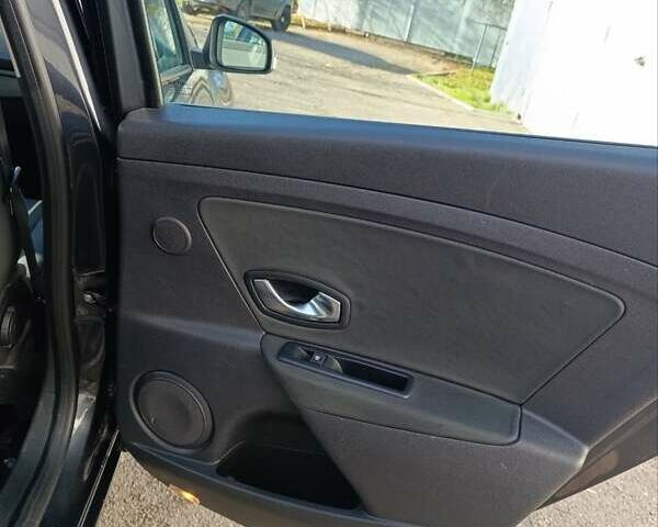 Сірий Рено Меган, об'ємом двигуна 1.5 л та пробігом 229 тис. км за 7600 $, фото 17 на Automoto.ua