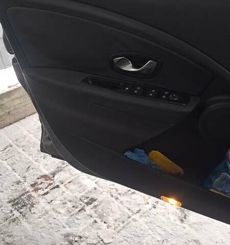 Серый Рено Меган, объемом двигателя 1.46 л и пробегом 236 тыс. км за 6100 $, фото 6 на Automoto.ua