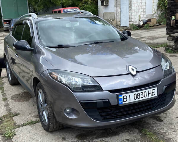 Серый Рено Меган, объемом двигателя 1.46 л и пробегом 294 тыс. км за 8250 $, фото 4 на Automoto.ua
