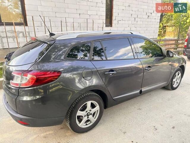 Рено Меган 2011 в Косове на Automoto.ua Серый Рено Меган, объемом двигателя 1.46 л и пробегом 254 тыс. км за 6999 $, фото 13 на Automoto.ua