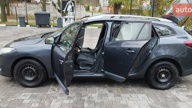 Сірий Рено Меган, об'ємом двигуна 1.46 л та пробігом 221 тис. км за 7300 $, фото 1 на Automoto.ua