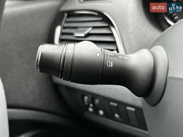 Серый Рено Меган, объемом двигателя 1.5 л и пробегом 146 тыс. км за 8890 $, фото 40 на Automoto.ua