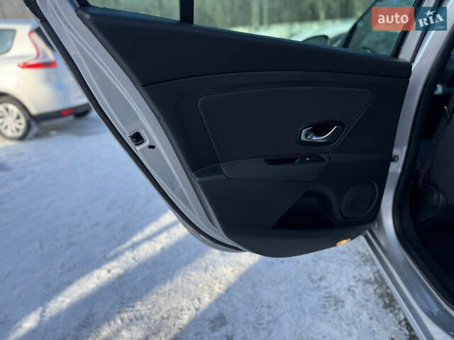 Сірий Рено Меган, об'ємом двигуна 1.6 л та пробігом 190 тис. км за 7850 $, фото 22 на Automoto.ua