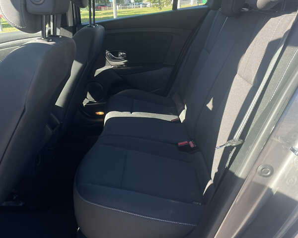 Сірий Рено Меган, об'ємом двигуна 1.5 л та пробігом 184 тис. км за 7100 $, фото 19 на Automoto.ua