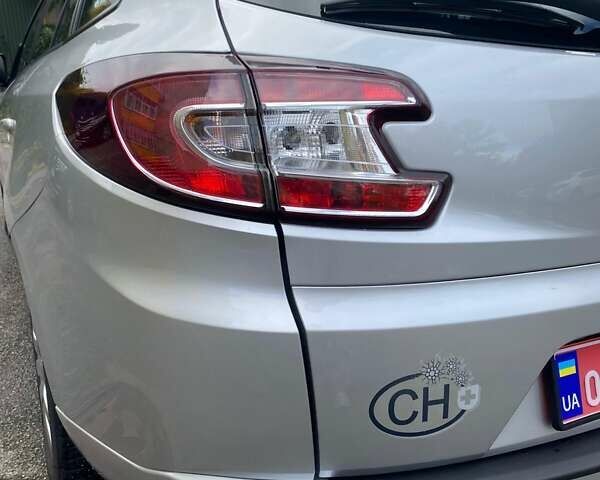 Сірий Рено Меган, об'ємом двигуна 2 л та пробігом 260 тис. км за 9899 $, фото 9 на Automoto.ua