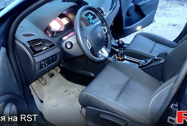 Серый Рено Меган, объемом двигателя 1.5 л и пробегом 193 тыс. км за 6500 $, фото 5 на Automoto.ua