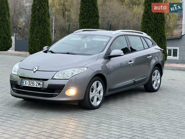 Серый Рено Меган, объемом двигателя 1.46 л и пробегом 220 тыс. км за 7900 $, фото 47 на Automoto.ua