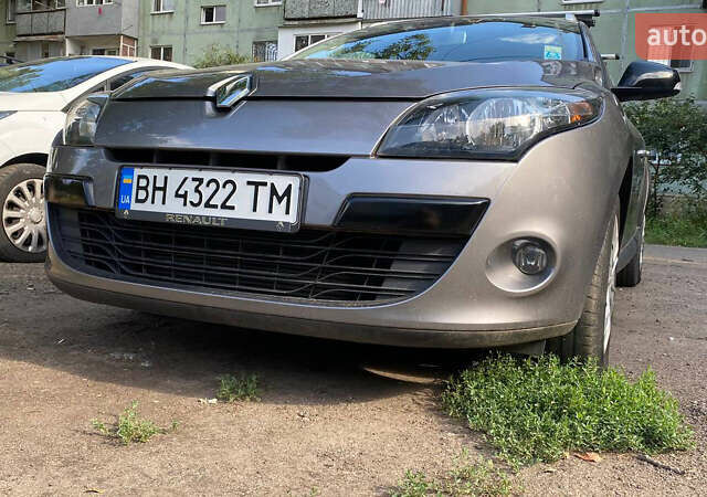 Серый Рено Меган, объемом двигателя 1.5 л и пробегом 151 тыс. км за 7800 $, фото 35 на Automoto.ua