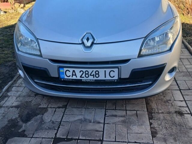 Серый Рено Меган, объемом двигателя 1.5 л и пробегом 250 тыс. км за 7300 $, фото 1 на Automoto.ua