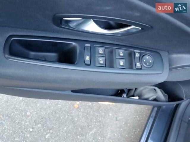 Сірий Рено Меган, об'ємом двигуна 1.6 л та пробігом 236 тис. км за 8250 $, фото 1 на Automoto.ua