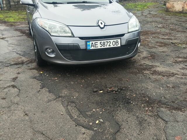 Серый Рено Меган, объемом двигателя 1.5 л и пробегом 223 тыс. км за 6600 $, фото 4 на Automoto.ua