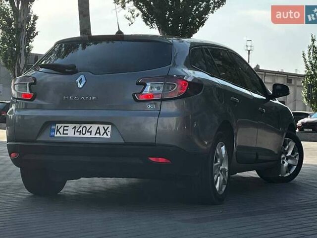Рено Меган 2011 у Дніпро (Дніпропетровську) на Automoto.ua Сірий Рено Меган, об'ємом двигуна 1.46 л та пробігом 237 тис. км за 7500 $, фото 3 на Automoto.ua